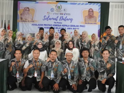 Foto Bersama Dewan Guru 