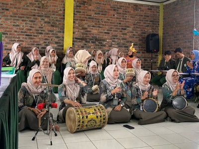 Penampilan Elfizia marawis