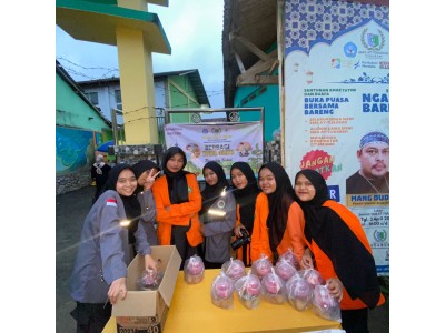 Berbagi Takjil Gratis
