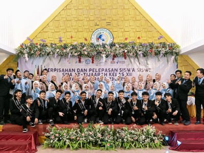 Foto Bersama Perpisahan kelas 12